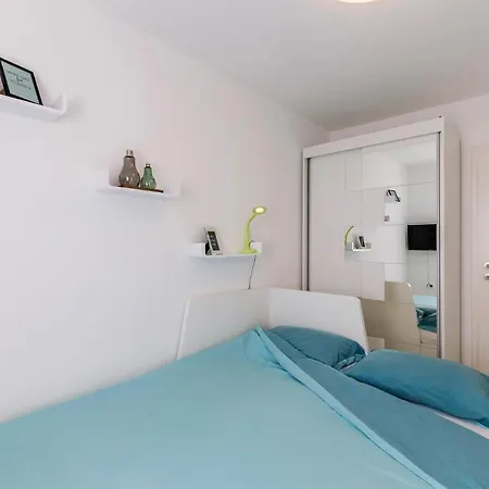 Apartment Nice In With Kitchen