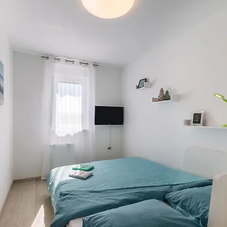 In With Kitchen Apartment Pula